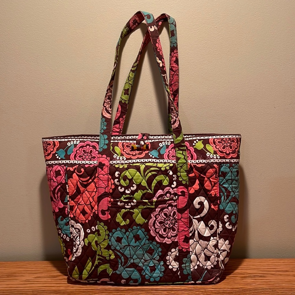 Vera Bradley tote, Fair condition